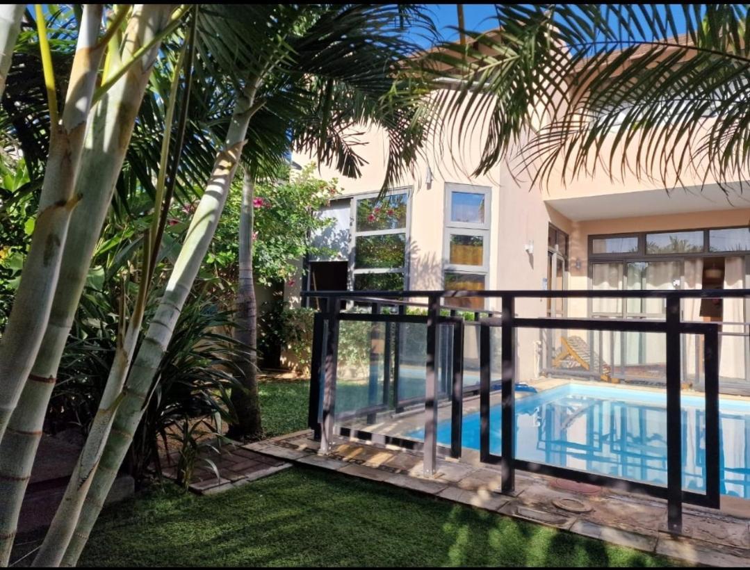 Villa Centre Grand Baie Exteriör bild